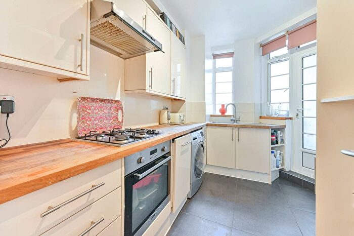 3 Bedroom Flat For Sale In Stourcliffe Close, Marylebone, London, W1H