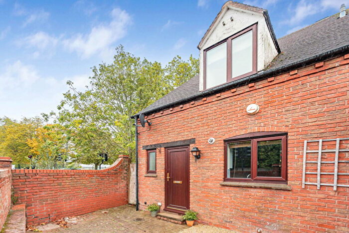 3 Bedroom End Of Terrace House For Sale In Grange Drive, Bishops Cleeve, Cheltenham, GL52