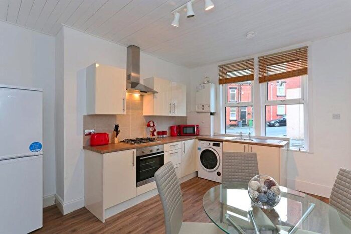 4 Bedroom Terraced House To Rent In Moorfield Street, Leeds, LS12