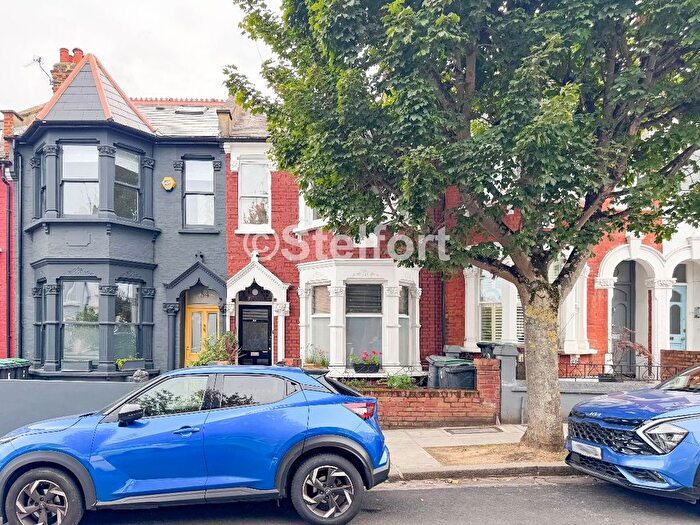 2 Bedroom Flat To Rent In Beresford Road, London, N8
