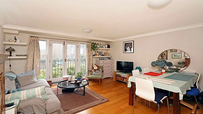 1 Bedroom Flat To Rent In St. Lukes Road, Notting Hill, W11