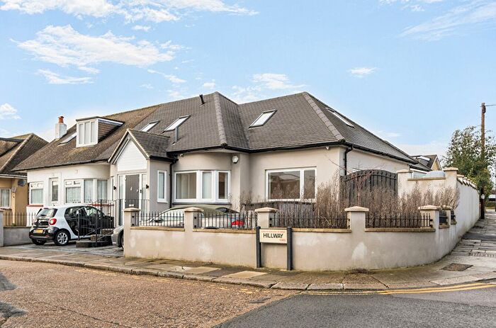 5 Bedroom Bungalow For Sale In Hillway, Colindale, NW9