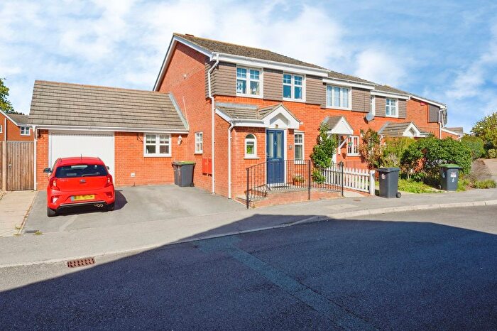 3 Bedroom End Of Terrace House For Sale In Sapphire Close, Gosport, Hampshire, PO12