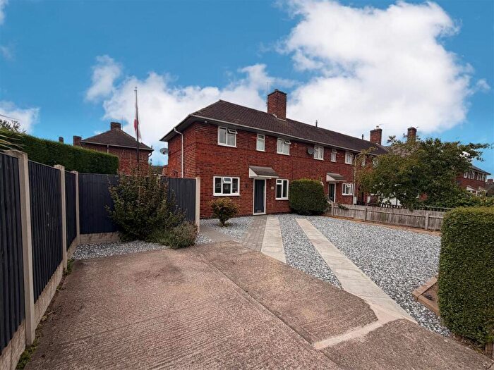 3 Bedroom End Of Terrace House For Sale In Woodthorpe Road, Loughborough, LE11