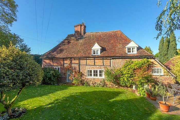 3 Bedroom Detached House For Sale In Holly Bushes, Milstead, Sittingbourne, ME9