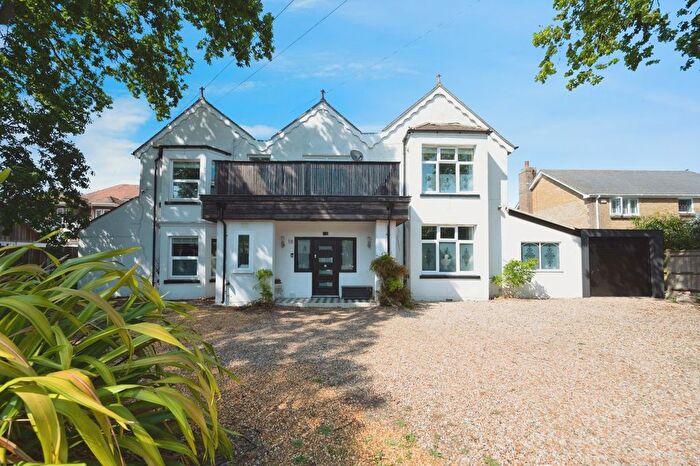 4 Bedroom Detached House For Sale In Bacon Lane, Hayling Island, Hampshire, PO11