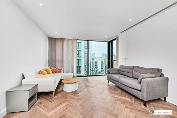 2 Bedroom Flat To Rent In Flat, Merino Gardens, London, E1W