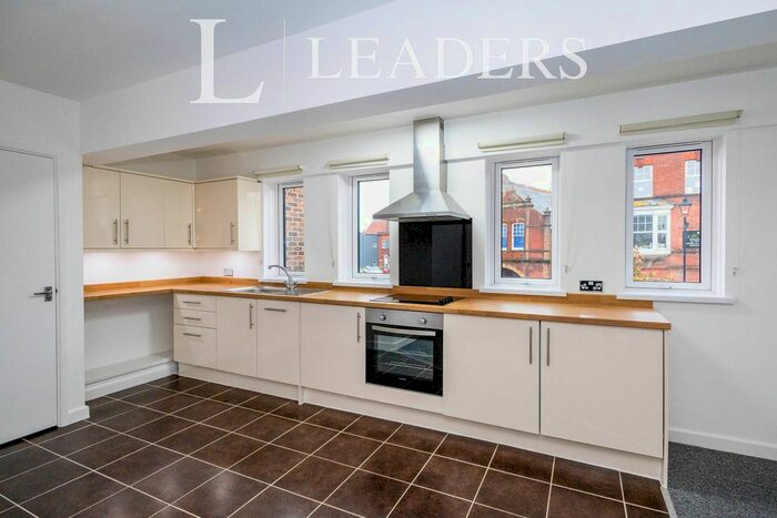 2 Bedroom Flat To Rent In North Street, Emsworth, PO10