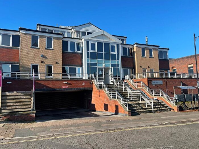 1 Bedroom Flat For Sale In Victoria Street, Park View Court Victoria Street, RG21