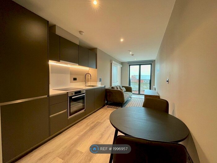 1 Bedroom Flat To Rent In Springwell Gardens, Leeds, LS12