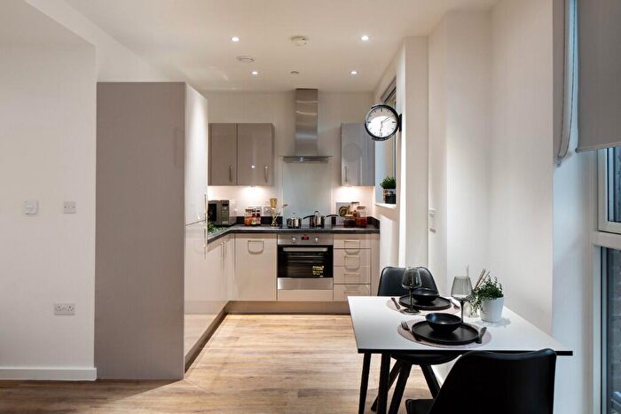 Studio To Rent In Silvertown Way, London, E16