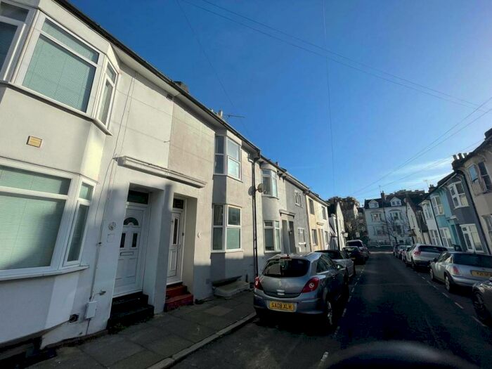 4 Bedroom House To Rent In St Martins Street, Brighton, East Sussex, BN2