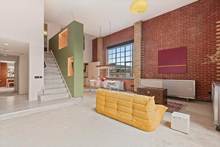 2 Bedroom Flat To Rent In Chocolate Studios, Shepherdess Place, N1