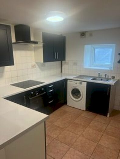 3 Bedroom End Of Terrace House To Rent In Park Street, Pontypridd, CF37