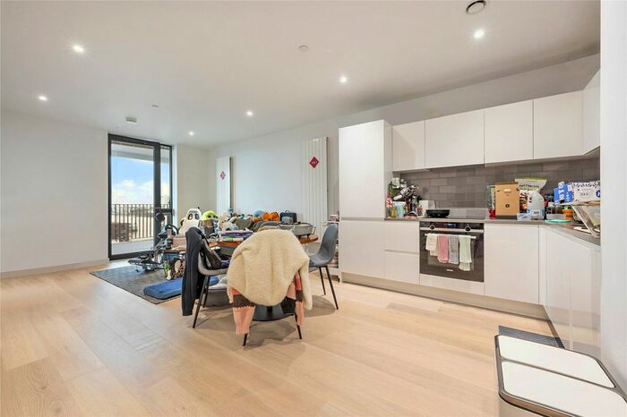 1 Bedroom Flat To Rent In Schooner Road, Silvertown, E16