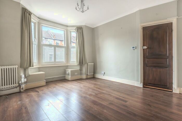 1 Bedroom Flat To Rent In Howard Road, Bromley, Kent, BR1