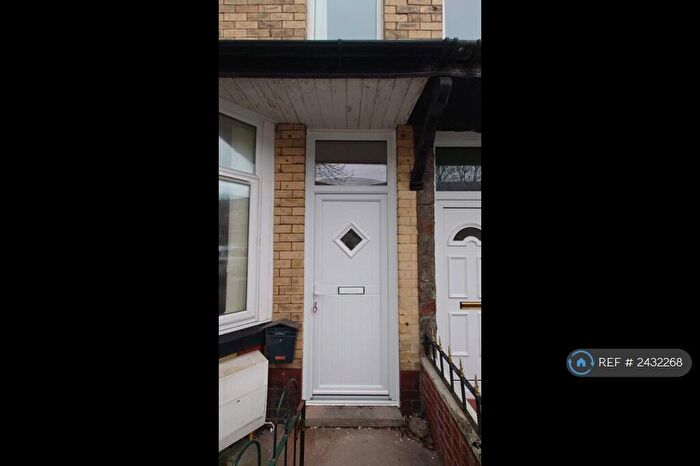 2 Bedroom Terraced House To Rent In Eastwood Avenue, Manchester, M40