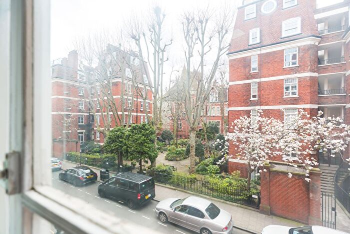 1 Bedroom Flat To Rent In Gilbert Street, London, W1K