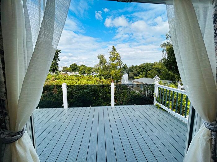 2 Bedroom Park Home For Sale In Ivyhouse Lane, Hastings, TN35