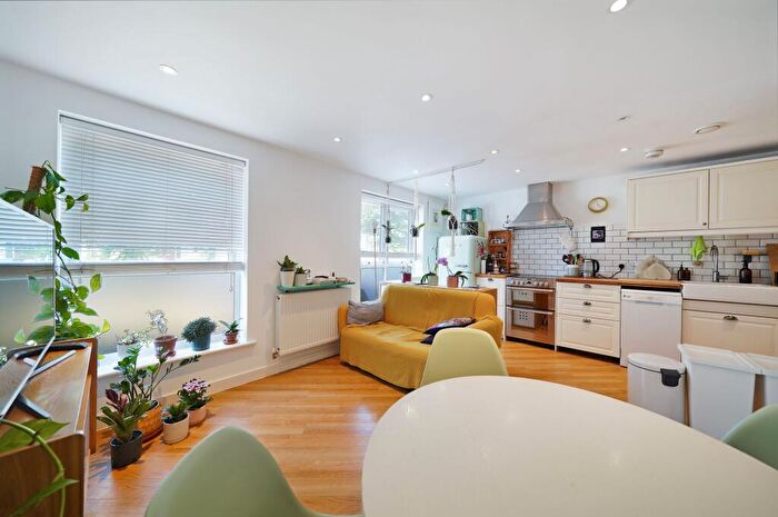 2 Bedroom Flat For Sale In Grove Road, Thornton Heath, CR7