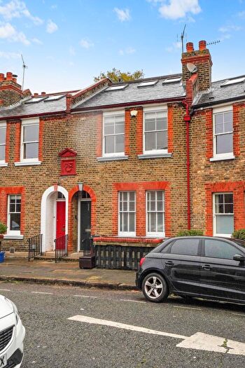 5 Bedroom Terraced House To Rent In Perch Street, Hackney, E8