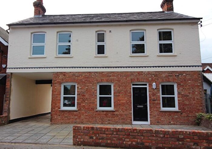 1 Bedroom Flat To Rent In Station Road, Bourne End, SL8