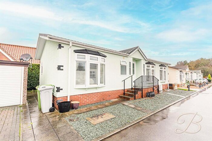 2 Bedroom Park Home For Sale In Wellow Road, Ollerton, NG22