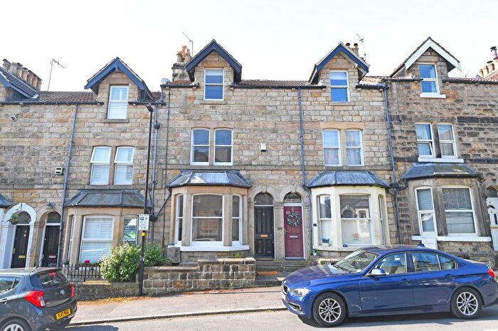 4 Bedroom Terraced House To Rent In Valley Road, Harrogate, HG2