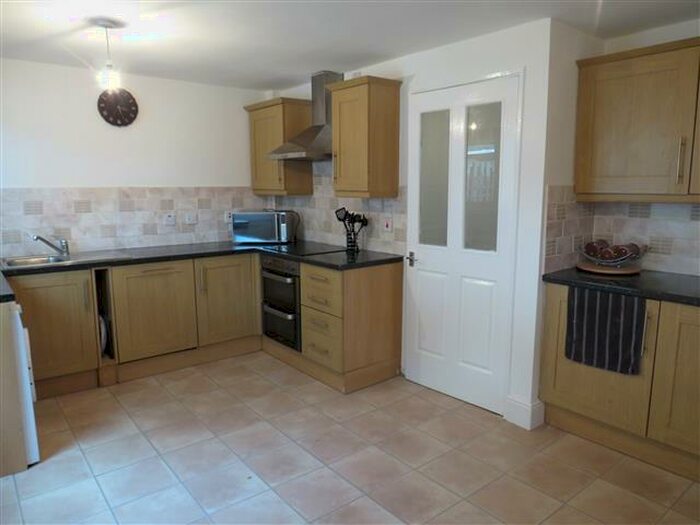 3 Bedroom House To Rent In Curteys Walk, Crawley, RH11