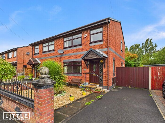 3 Bedroom Semi-Detached House For Sale In Brookside Way, Haydock, WA11