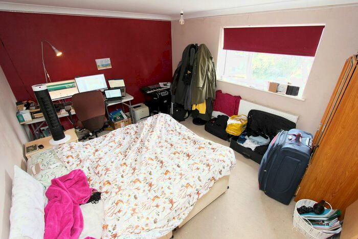3 Bedroom Terraced House For Sale In Kirby Road, Dartford, Kent, DA2