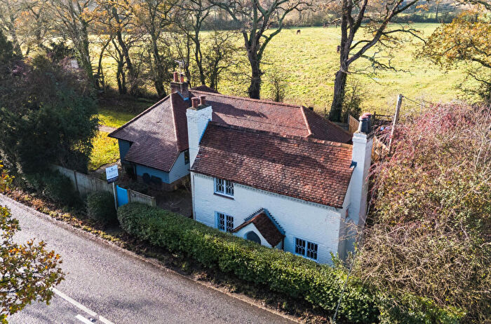 3 Bedroom Detached House For Sale In Winchester Road, Waltham Chase, Southampton, Hampshire, SO32