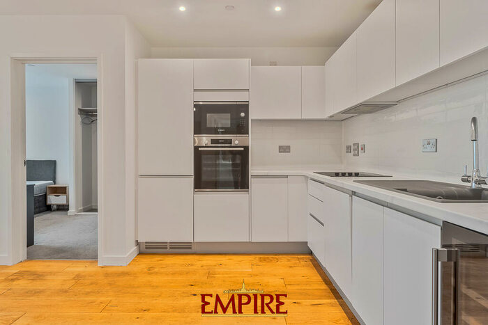 2 Bedroom Apartment To Rent In The Axium, Windmill Street, B1
