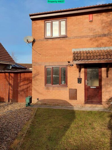 2 Bedroom Semi-Detached House To Rent In Cae Rhos, Caerphilly, CF83