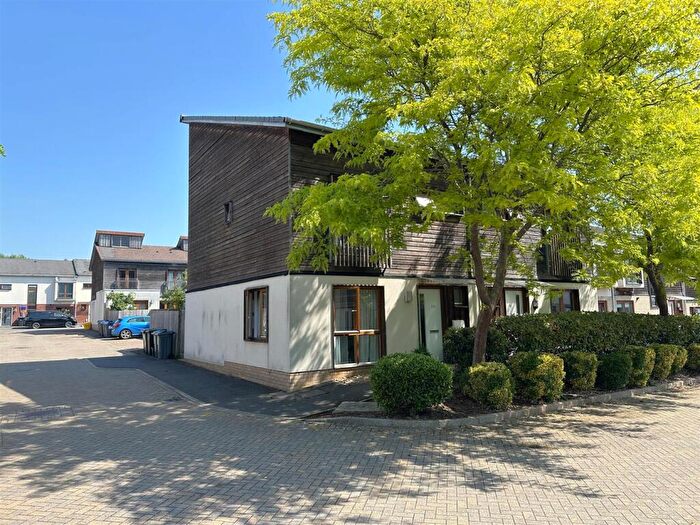3 Bedroom Semi-Detached House For Sale In Great Mead, Chippenham, SN15