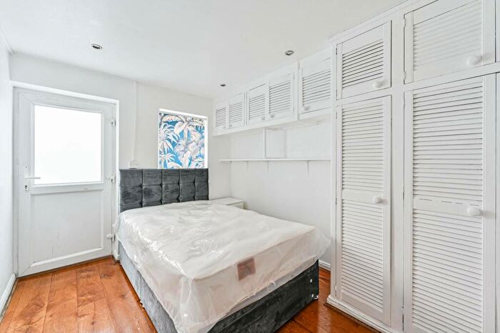 Studio To Rent In Blanchedowne, Denmark Hill, London, SE5