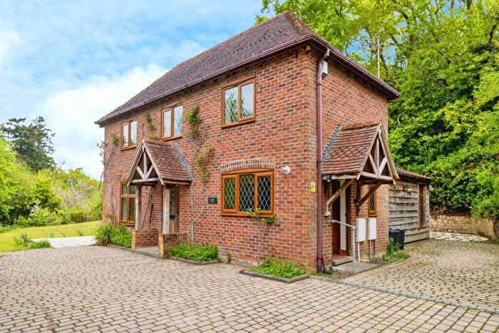 3 Bedroom Detached House For Sale In Pikes Hill, Lyndhurst, Hampshire, SO43