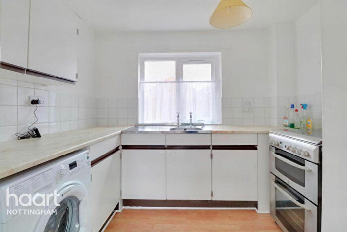 1 Bedroom Flat To Rent In Vincent Gardens, Nottingham, NG7
