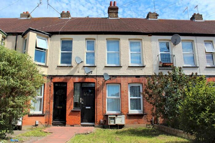 1 Bedroom Flat To Rent In Carlingford Drive, Westcliff-On-Sea, SS0