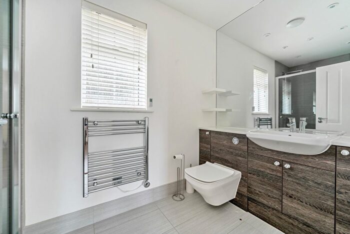 2 Bedroom Bungalow For Sale In Russington Road, Shepperton, TW17
