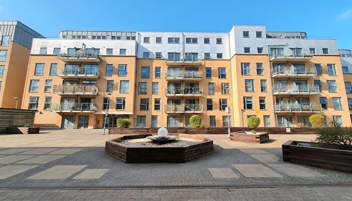 2 Bedroom Flat For Sale In Woolners Way, Stevenage, SG1
