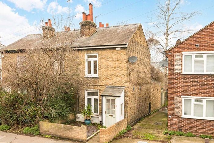 2 Bedroom Terraced House For Sale In Hawks Road, Kingston Upon Thames, KT1