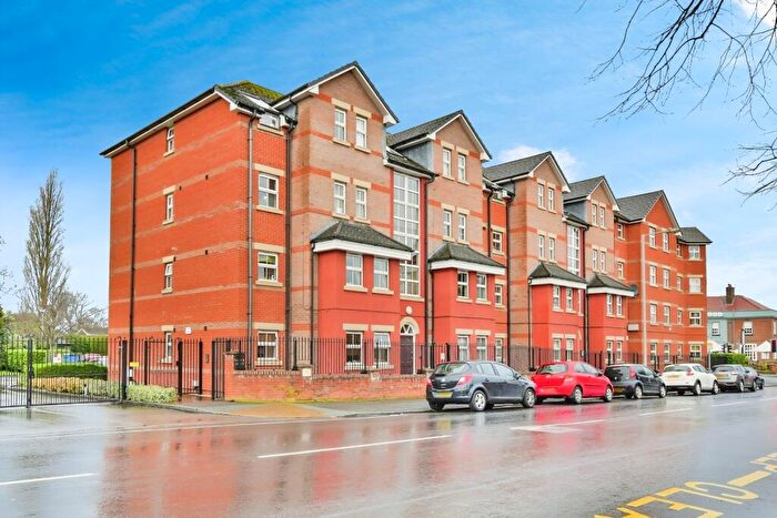 2 Bedroom Apartment To Rent In Apartment Parrs Wood Road, Didsbury, Manchester, M20