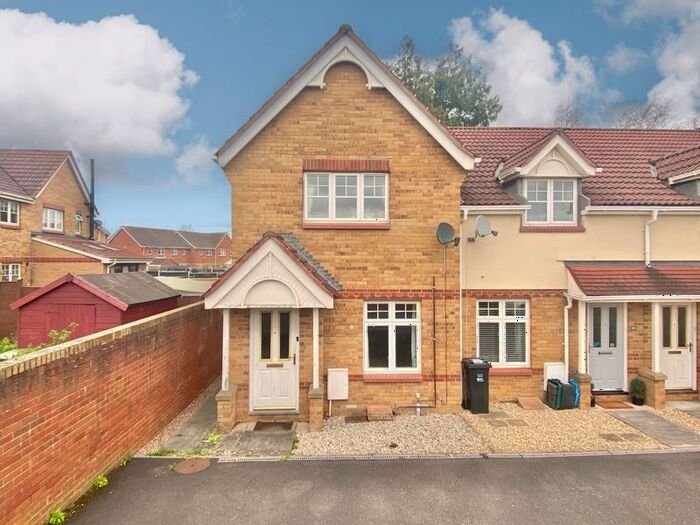 2 Bedroom End Of Terrace House To Rent In Eaton Crescent, Taunton, TA2