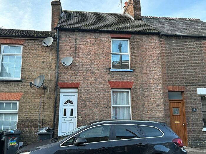 5 Bedroom Terraced House To Rent In Hastings Street, Luton, Bedfordshire, LU1