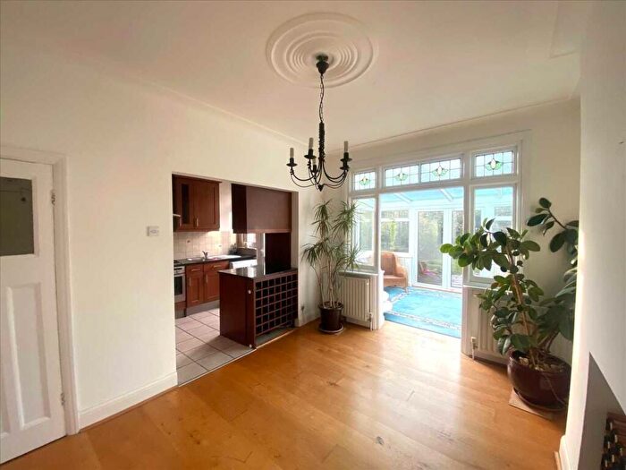 3 Bedroom Detached House To Rent In Leigh On Sea, SS9