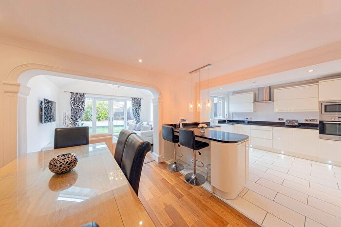 4 Bedroom Detached House For Sale In Vincent Close, Old Hall, WA5