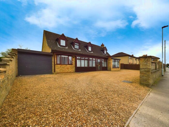 4 Bedroom Detached House For Sale In Crowland Road, Eye, PE6