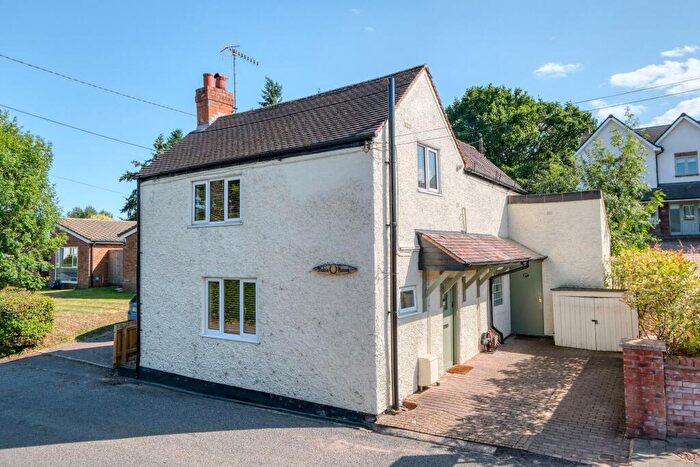 3 Bedroom Detached House For Sale In Dodford Road, Bournheath, B61