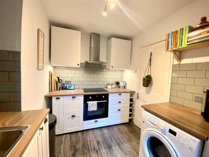 1 Bedroom Flat To Rent In Strode Road, Clevedon, BS21